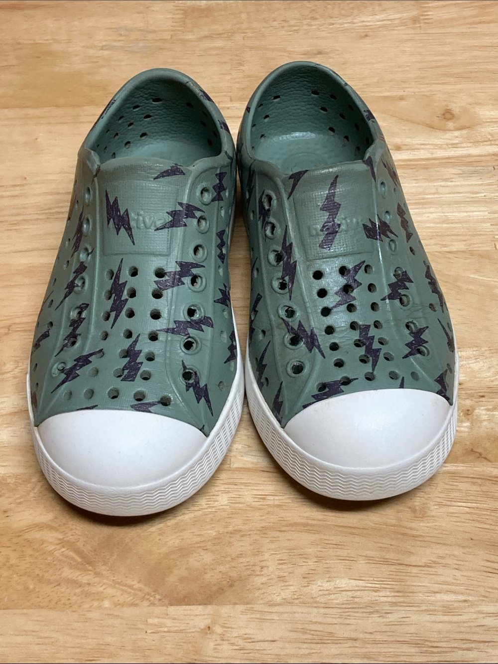 Native Shoes Kids Jefferson Lightning Bolt Slip-On Seafoam Green C10 Unisex
